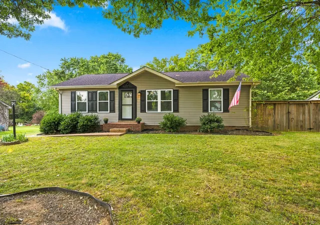 Photo 1 of Single family home for sale at 1529 Winding Way Cir, Gallatin, TN 37066 | MLS# 3499780 | Listing updated on 2026-09-17