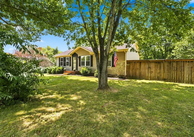 Photo 2 of Single family home for sale at 1529 Winding Way Cir, Gallatin, TN 37066 | MLS# 3499780 | Listing updated on 2026-09-17