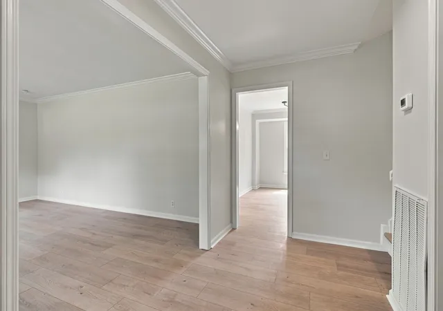 Photo 3 of Single family home for sale at 215 Tyne Bay Dr, Hendersonville, TN 37075 | MLS# 3501230 | Listing updated on 2026-10-23