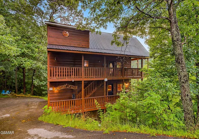 Photo 1 of Single family home for sale at 2420 Misty Shadows Dr, Sevierville, TN 37862 | MLS# 3336147 | Listing updated on 2026-10-30