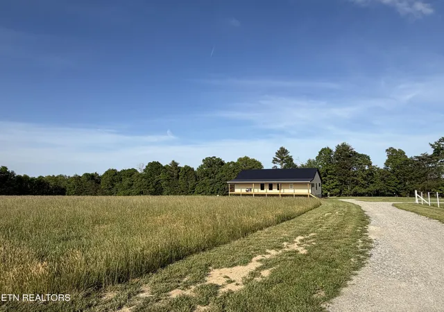Photo 2 of Single family home for sale at 110 Don Conatser Rd, Allardt, TN 38504 | MLS# 3336241 | Listing updated on 2026-09-15