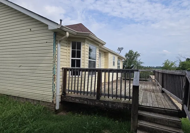 Photo 3 of Sale Pending at 2025 Windroe Dr, Clarksville, TN 37042 | MLS# 3499524 | Listing updated on 2026-09-11