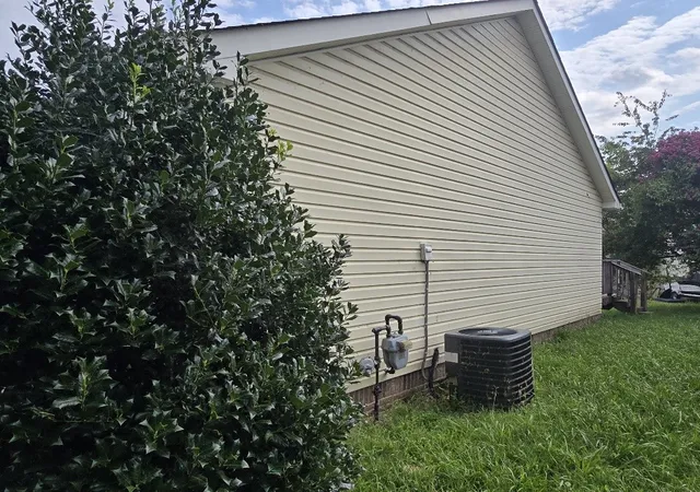 Photo 4 of Sale Pending at 2025 Windroe Dr, Clarksville, TN 37042 | MLS# 3499524 | Listing updated on 2026-09-11