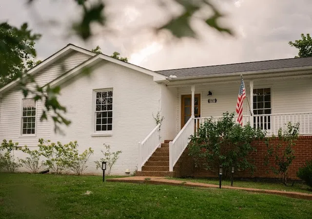 Photo 1 of Single family home for sale at 1943 Carters Crk Pike, Franklin, TN 37064 | MLS# 3347206 | Listing updated on 2026-10-19