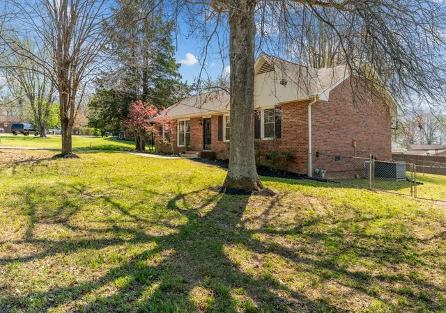 Photo 2 of Single family home for sale at 604 Highland View Ct, Hermitage, TN 37076 | MLS# 3499594 | Listing updated on 2026-09-15