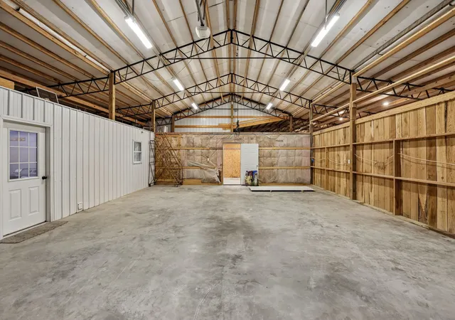 Photo 3 of Single family home for sale at 950 Old Agnew Rd, Pulaski, TN 38478 | MLS# 3527795 | Listing updated on 2026-09-11