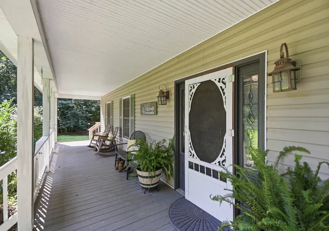 Photo 3 of Single family home for sale at 1536 Poplar Grv Rd, Westmoreland, TN 37186 | MLS# 3499674 | Listing updated on 2026-09-21