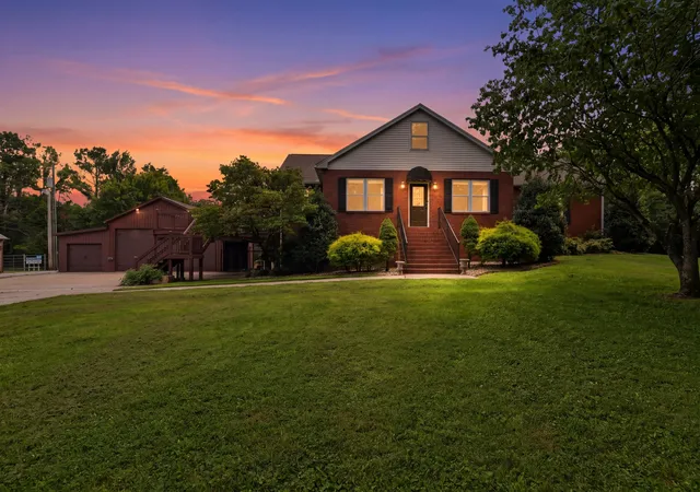 Photo 3 of Single family home for sale at 831 Osborne Ln, Murfreesboro, TN 37130 | MLS# 3499758 | Listing updated on 2026-09-14