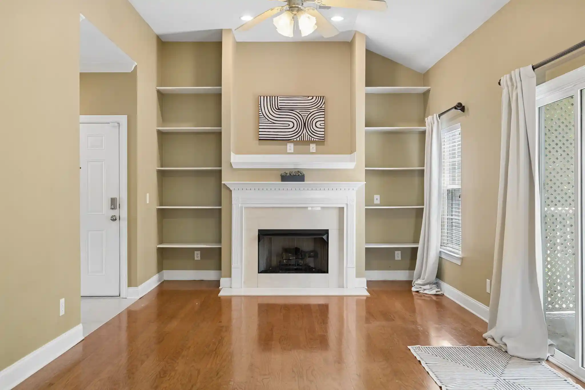 Listing Photo 2 - Condo for sale in 6952 Hwy 70 S located at 6952 Hwy 70 S, Nashville, TN 37221 - Unit #112