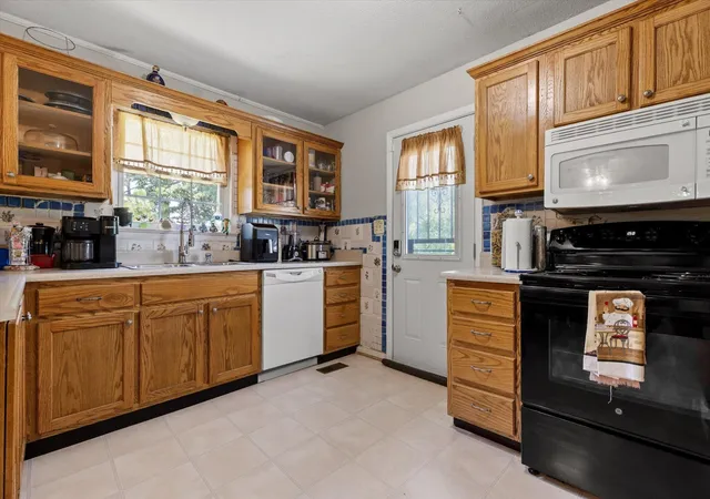 Photo 3 of Single family home for sale at 7810 Holiday Hills Cir, Chattanooga, TN 37416 | MLS# 3499741 | Listing updated on 2026-10-02