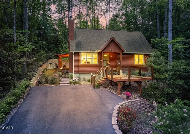 Photo 2 of Single family home for sale at 353 Pa Proffitt Rd, Gatlinburg, TN 37738 | MLS# 3591773 | Listing updated on 2026-09-14
