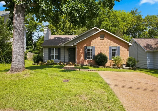 Photo 3 of Single family home for sale at 937 Fallview Trl, Nashville, TN 37211 | MLS# 3506520 | Listing updated on 2026-10-11