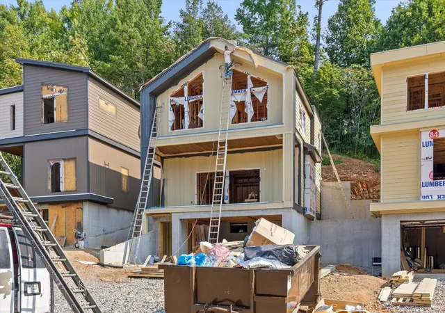 Photo 4 of Single family home for sale at 204 Lullwater Rd, Chattanooga, TN 37405 | MLS# 3499829 | Listing updated on 2026-10-09