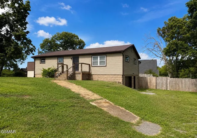 Photo 1 of Single family home for sale at 2894 Boyds Crk Hwy, Sevierville, TN 37876 | MLS# 3591772 | Listing updated on 2026-10-06