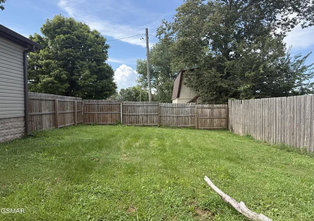 Photo 3 of Single family home for sale at 2894 Boyds Crk Hwy, Sevierville, TN 37876 | MLS# 3591772 | Listing updated on 2026-10-06