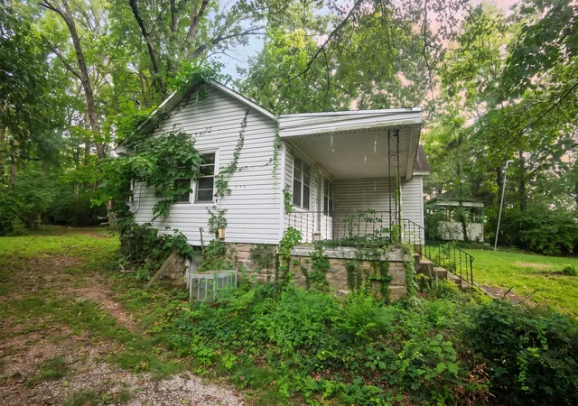 Photo 4 of Sale Pending at 143 Hillcrest Dr, Madison, TN 37115 | MLS# 3500948 | Listing updated on 2026-09-11
