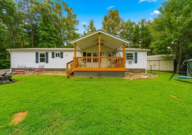 Photo 2 of Manufactured home for sale at 1814 Big Gully Rd, Maryville, TN 37801 | MLS# 3501240 | Listing updated on 2026-09-15