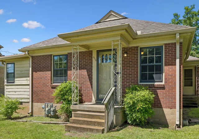 Single family home for sale at 2110a W Linden Ave, Nashville, TN 37212 | MLS# 3514972