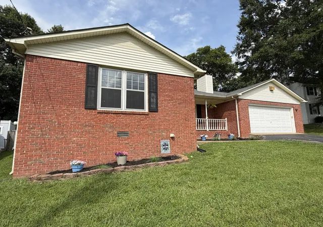 Photo 2 of Single family home for sale at 107 Kimberly Dr, Columbia, TN 38401 | MLS# 3501329 | Listing updated on 2026-10-03