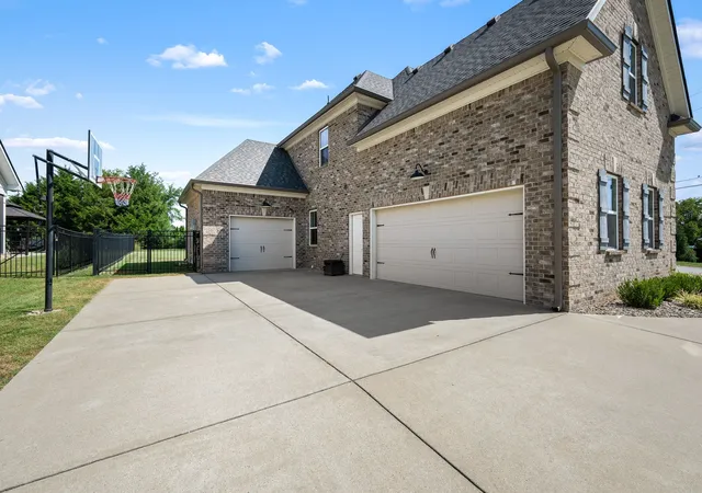 Photo 4 of Sale Pending at 602 Ruby Oaks Ln, Murfreesboro, TN 37128 | MLS# 3545114 | Listing updated on 2026-09-14