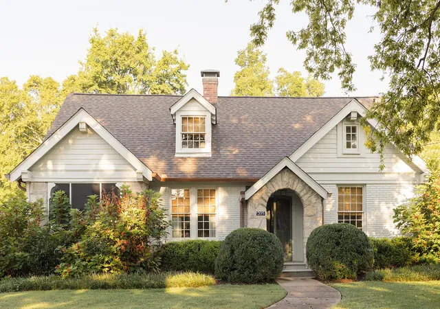 Photo 1 of Single family home for sale at 205 Carden Ave, Nashville, TN 37205 | MLS# 3505816 | Listing updated on 2026-10-09
