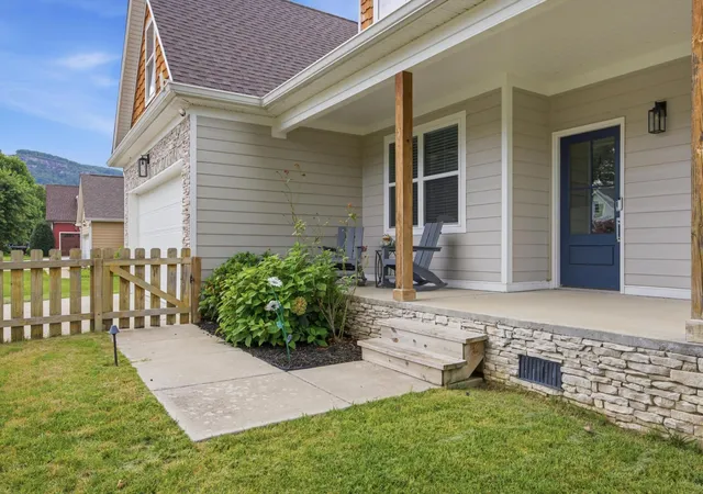 Photo 4 of Single family home for sale at 157 Willow Crk Dr, Soddy Daisy, TN 37379 | MLS# 3505876 | Listing updated on 2026-09-22
