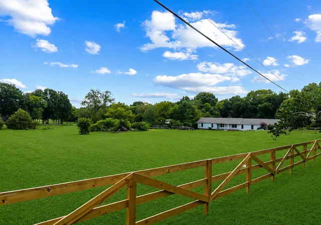 Single family home for sale at 1084 Taylorsville Rd, Lebanon, TN 37087 | MLS# 3505993