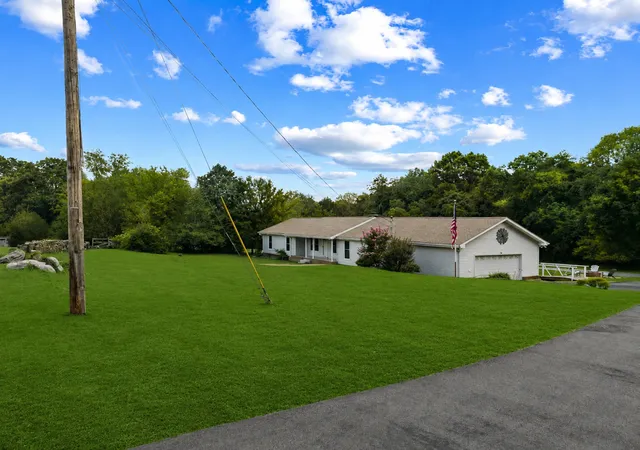 Photo 2 of Single family home for sale at 1084 Taylorsville Rd, Lebanon, TN 37087 | MLS# 3505993 | Listing updated on 2026-09-21