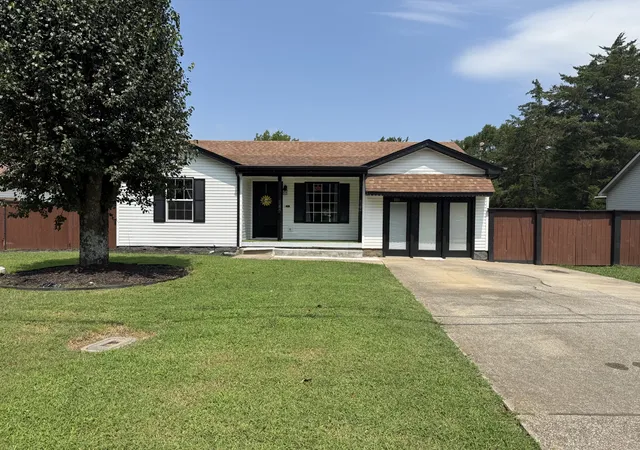 Photo 2 of Single family home for sale at 403 Southlake Dr, La Vergne, TN 37086 | MLS# 3505948 | Listing updated on 2026-09-12