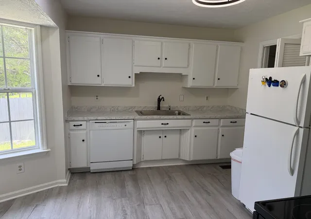 Photo 4 of Single family home for sale at 403 Southlake Dr, La Vergne, TN 37086 | MLS# 3505948 | Listing updated on 2026-09-12