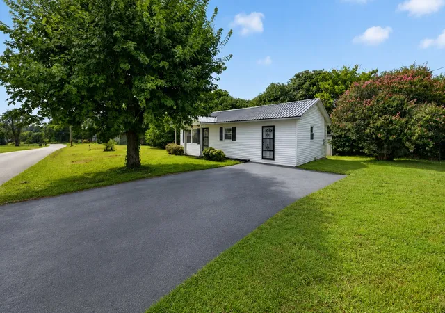 Photo 2 of Single family home for sale at 740 Pleasant Hill Rd, Sparta, TN 38583 | MLS# 3520400 | Listing updated on 2026-10-01