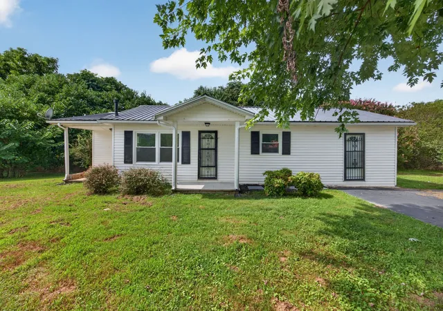 Photo 3 of Single family home for sale at 740 Pleasant Hill Rd, Sparta, TN 38583 | MLS# 3520400 | Listing updated on 2026-10-01