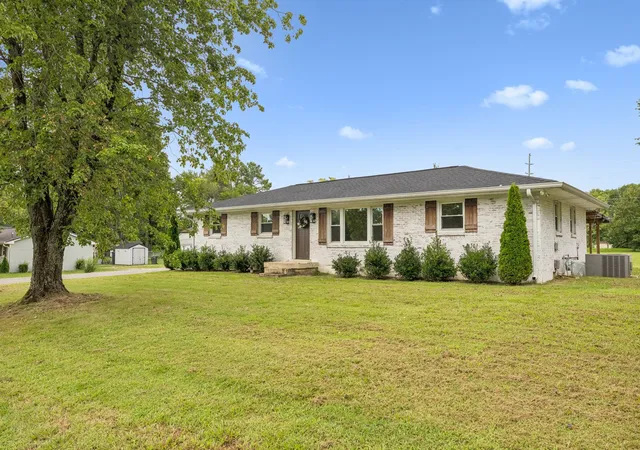 Photo 2 of Single family home for sale at 200 Blackpatch Dr, Springfield, TN 37172 | MLS# 3506099 | Listing updated on 2026-09-08