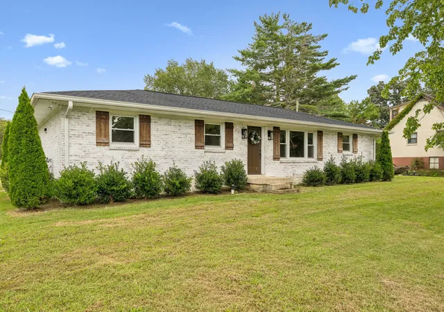 Photo 3 of Single family home for sale at 200 Blackpatch Dr, Springfield, TN 37172 | MLS# 3506099 | Listing updated on 2026-09-08
