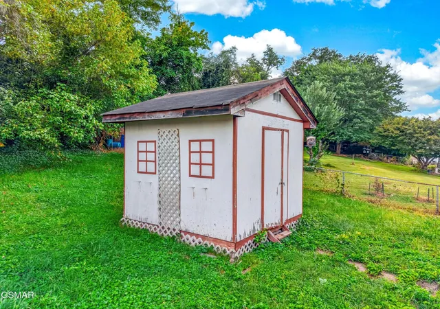 Photo 4 of Single family home for sale at 700 Center St, Morristown, TN 37813 | MLS# 3591782 | Listing updated on 2026-09-15
