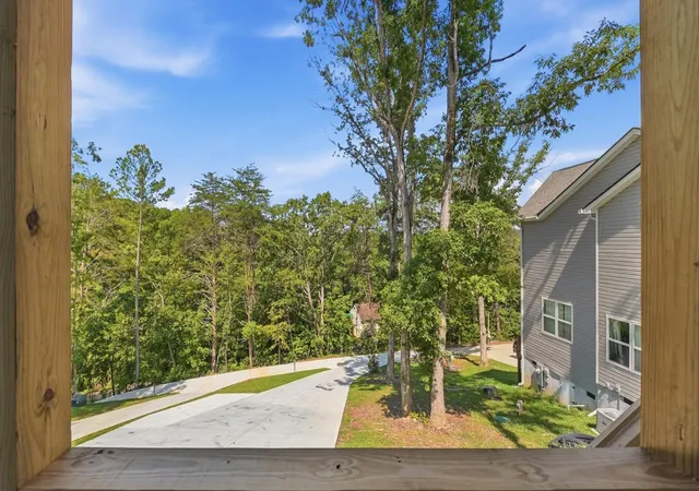 Photo 3 of Single family home for sale at 103 Jamestown Rd, Chattanooga, TN 37416 | MLS# 3506184 | Listing updated on 2026-10-15