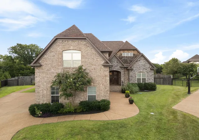 Photo 1 of Single family home for sale at 20 Beechwood Ct, Mount Juliet, TN 37122 | MLS# 3510429 | Listing updated on 2026-10-11