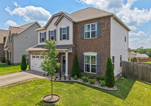 Photo 2 of Single family home for sale at 1383 Wentworth Dr, Gallatin, TN 37066 | MLS# 3507969 | Listing updated on 2026-09-17