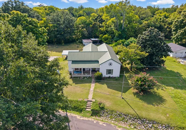 Photo 4 of Single family home for sale at 2540 Spring St, Pleasant View, TN 37146 | MLS# 3529960 | Listing updated on 2026-09-15
