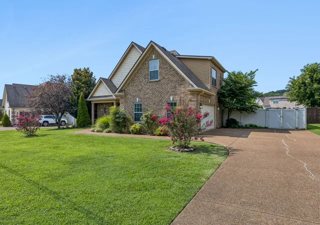 Photo 3 of Single family home for sale at 1305 Millstone Crk Rd, Lascassas, TN 37085 | MLS# 3510232 | Listing updated on 2026-09-22