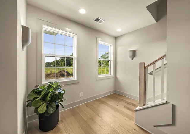 Photo 4 of Single family home for sale at 400 Hudson Way, Nashville, TN 37208 | MLS# 3508049 | Listing updated on 2026-09-15