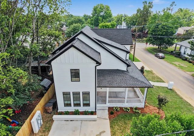 Photo 3 of Single family home for sale at 128 41st Avenue N, Nashville, TN 37209 | MLS# 3508118 | Listing updated on 2026-09-09