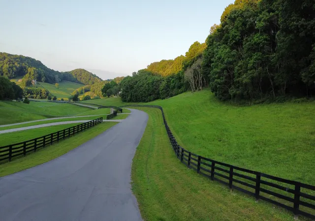 Photo 3 of Sale Pending at 3029 Smith Ln, Franklin, TN 37069 | MLS# 3510702 | Listing updated on 2026-09-22