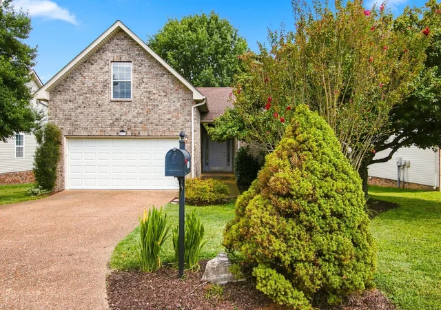 Photo 3 of Single family home for sale at 4011 Kristen St, Spring Hill, TN 37174 | MLS# 3511216 | Listing updated on 2026-10-08