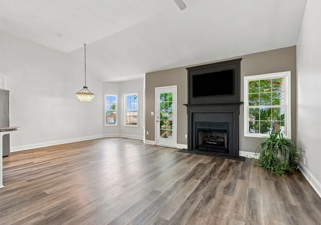 Photo 3 of Single family home for sale at 4011 Kristen St, Spring Hill, TN 37174 | MLS# 3511216 | Listing updated on 2026-10-08