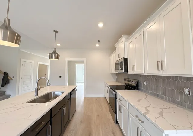 Photo 3 of Single family home for sale at 215 Settlers Way, Hendersonville, TN 37075 | MLS# 3508253 | Listing updated on 2026-09-15