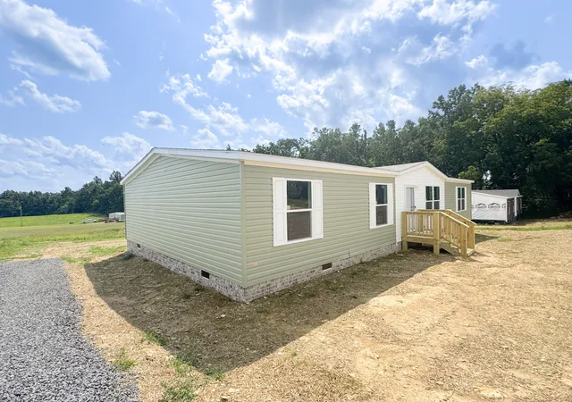 Photo 3 of Manufactured home for sale at 923 White Springs Rd, Lafayette, TN 37083 | MLS# 3510600 | Listing updated on 2026-10-02
