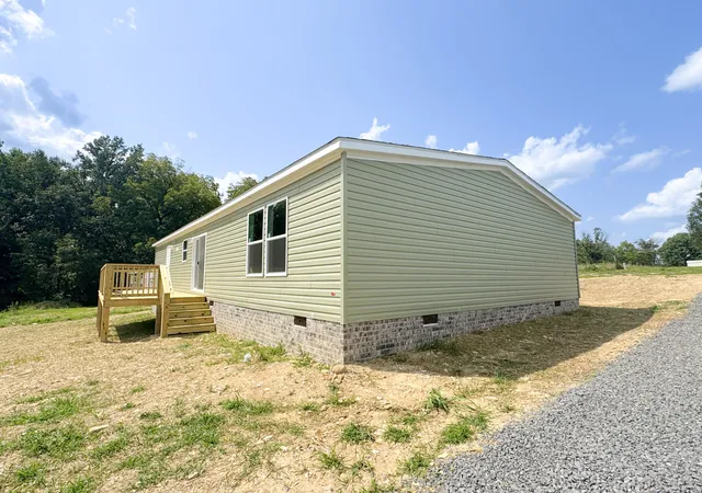 Photo 4 of Manufactured home for sale at 923 White Springs Rd, Lafayette, TN 37083 | MLS# 3510600 | Listing updated on 2026-10-02