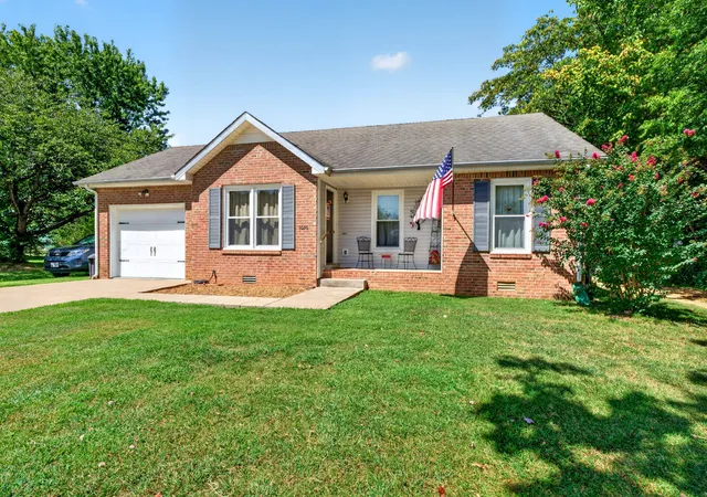 Photo 2 of Single family home for sale at 1036 Angela Dr, Clarksville, TN 37042 | MLS# 3513375 | Listing updated on 2026-09-14
