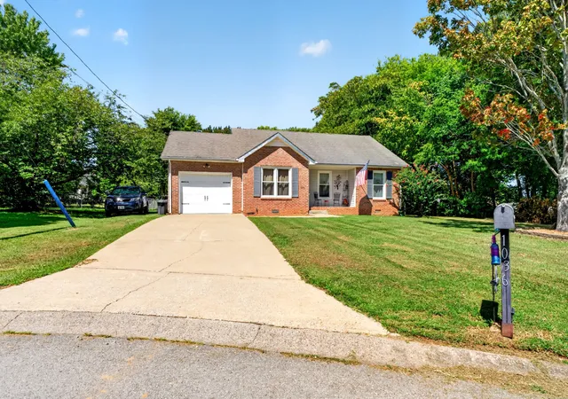 Photo 3 of Single family home for sale at 1036 Angela Dr, Clarksville, TN 37042 | MLS# 3513375 | Listing updated on 2026-09-14